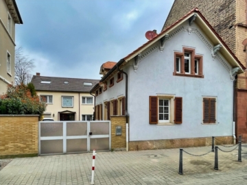 Zwei Häuser zu einem Preis!, 67063 Ludwigshafen, Zweifamilienhaus